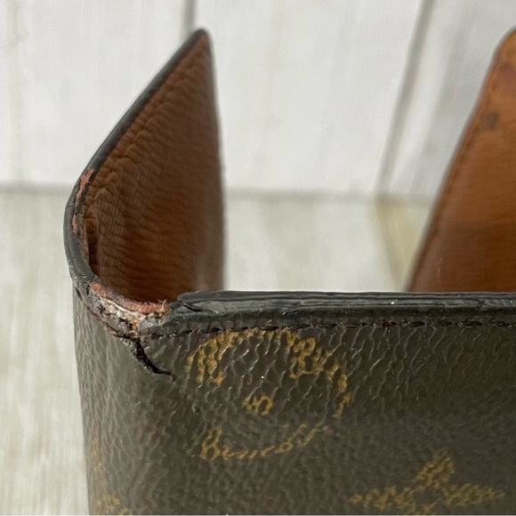 LOUIS VUITTON Vintage Monogram 6 Key Holder - Picture 8 of 10